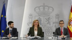 Reunión del presidente Sánchez con la comunidad educativa para abordar limitación del uso de móviles y el plan de refuerzo en Matemáticas