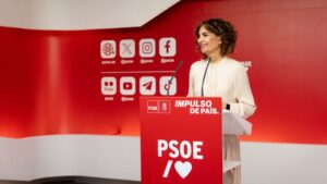 El PSOE exige explicaciones a Feijóo por sus reuniones con Junts y denuncia la hipocresía del PP