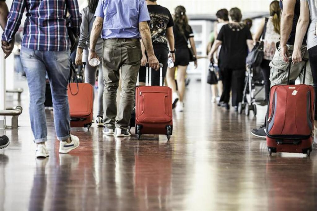 Los turistas extranjeros gastaron un 25,8% más este febrero que el anterior