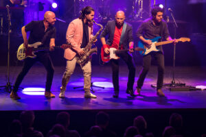 El homenaje a dIRE sTRAITS, bROTHERS iN bAND, llega a Narón (A Coruña) este sábado