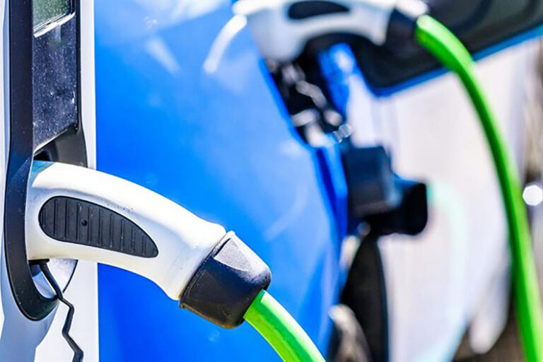 El Gobierno Anuncia la Convocatoria de Ayudas del PERTE VEC III para Producción de Baterías, con una Dotación de 300 Millones de Euros