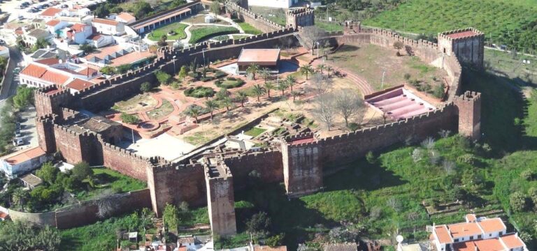 Faro, la joya del Algarve: playas vírgenes, historia y el aire más puro de Europa