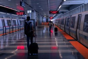 Descubre cómo viajar más por menos: Estrategias y Ofertas para conseguir billetes baratos en Trenes, Autobuses y Vuelos