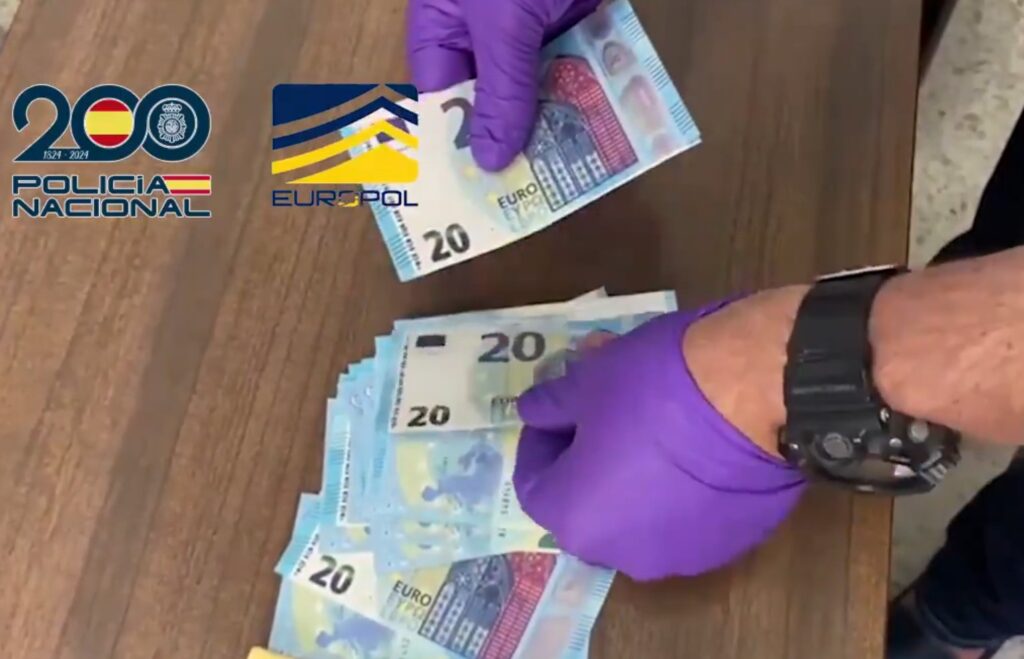 Desarticulada una banda criminal que distribuía billetes falsos a través de redes sociales