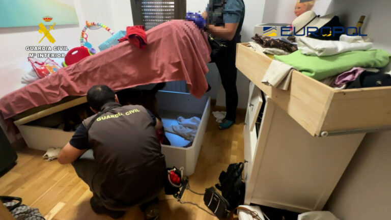 Desmantelada Red Internacional de Robo y Falsificación de Vehículos de Alta Gama