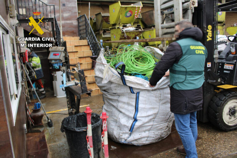 Desarticulado un grupo criminal que robó tonelada y media de cobre en Ávila y Valladolid