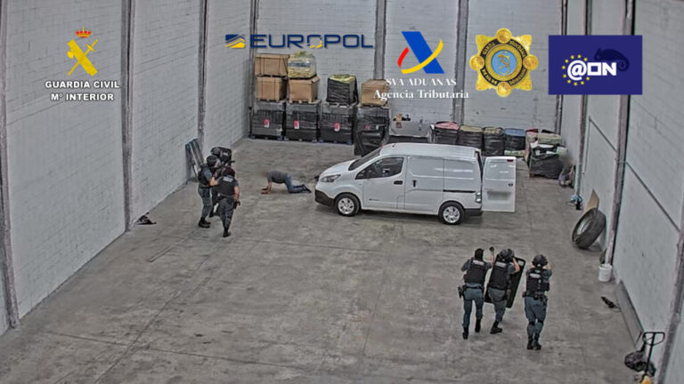 La Guardia Civil desmantela una organización criminal que enviaba droga a Dublín en dobles fondos de vehículos