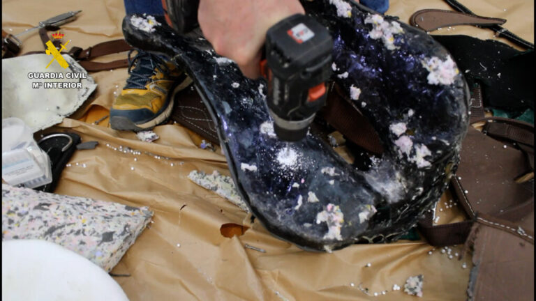 Operación Equitem: interceptados 26 kg de cocaína camuflados en sillas de montar ecuestres