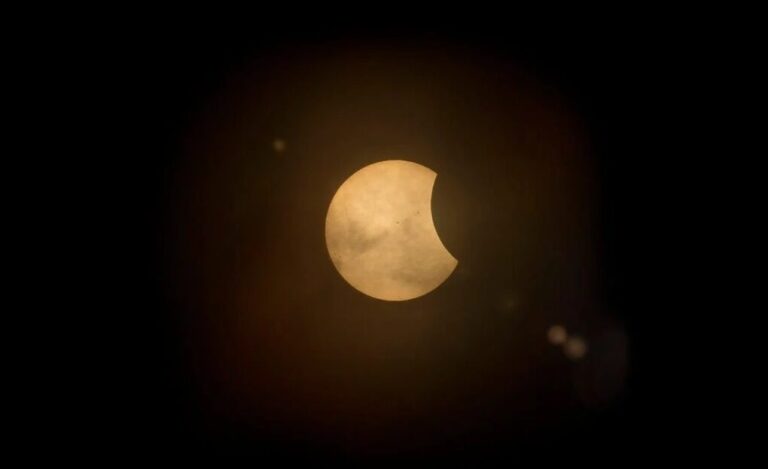 Eclipse solar parcial del 29 de marzo de 2025: cómo y dónde verlo en España