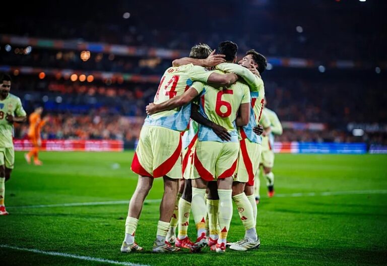 España logra un empate valioso en Róterdam y se jugará el pase en Mestalla este domingo