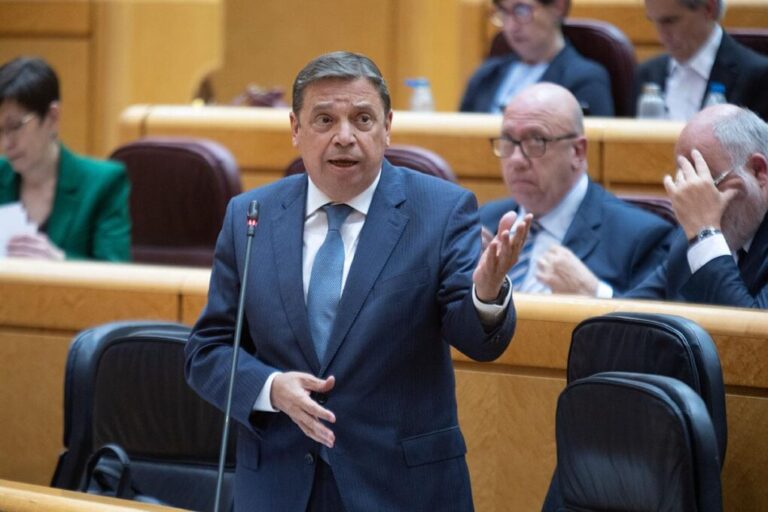 El Gobierno activa un plan de 14.320 millones para blindar al sector agroalimentario frente a los aranceles