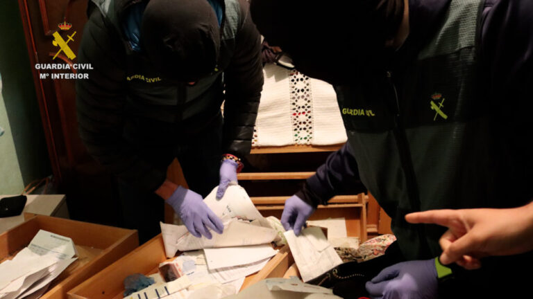 Cuatro detenidos por trasladar ilegalmente a más de mil inmigrantes desde Marruecos a España