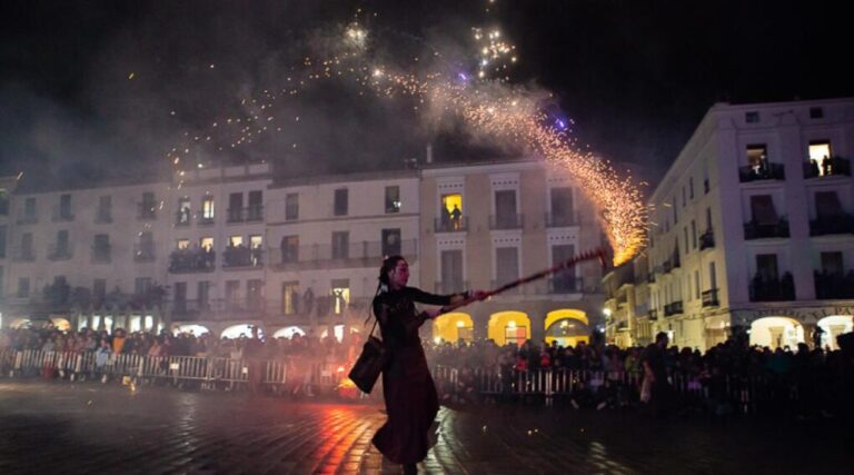 Cáceres celebra San Jorge con tradición, leyenda y fuego en honor a su patrón