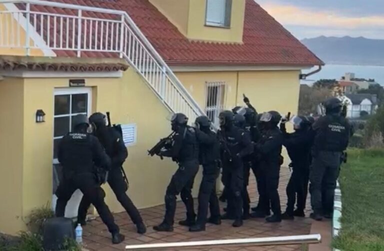 Cuatro detenidos en Vigo por retener y extorsionar a dos personas durante más de 48 horas