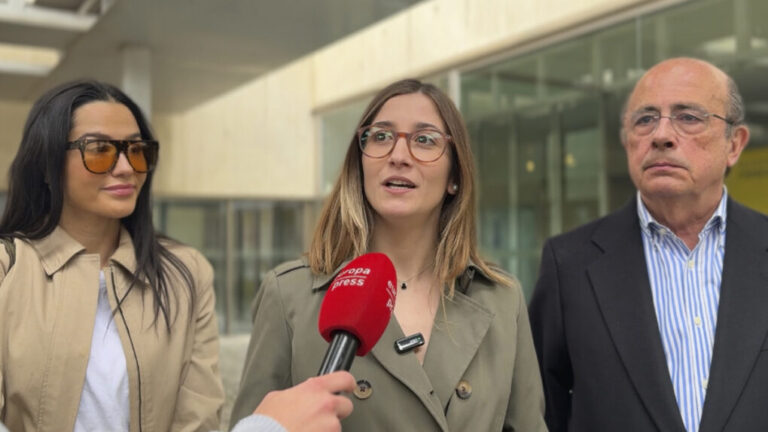 Julia Calvet llama a los jóvenes a defender el orgullo nacional y regional ante un futuro incierto