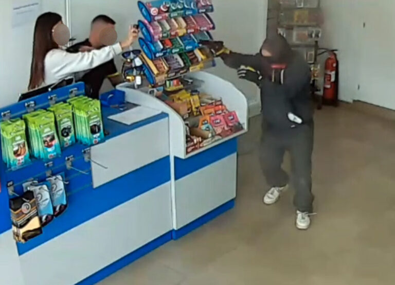 La Guardia Civil detiene a un hombre por intento de atraco armado y robo de vehículo en Murcia y Almería