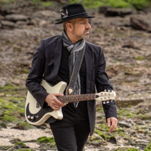 Nuevo disco de Luis Mera Lucky: once canciones que exploran la vida desde el pop rock al techno