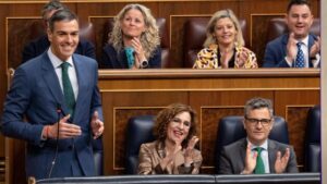 Pedro Sánchez responde a Feijóo: “De presidente en Galicia a gobernado desde un ático en Chamberí”