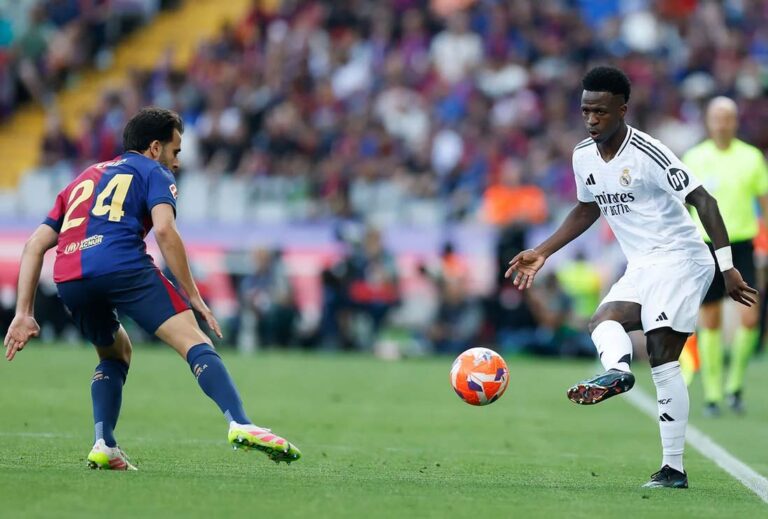Mbappé brilla con tres goles pero el Real Madrid pierde un Clásico vibrante en Montjuïc