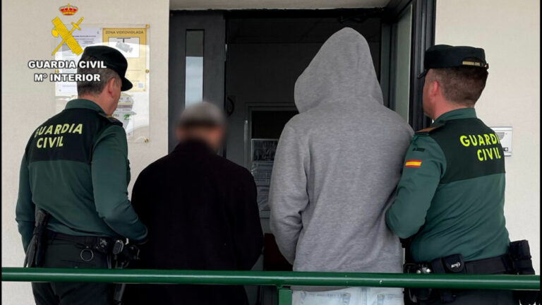 Fracturan la rodilla a un hombre para robarle 600 euros: dos detenidos en Navalmoral de la Mata