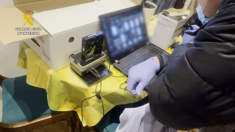 La operación Akfibi destapa material pedófilo en el registro de un traficante de drogas en Bilbao