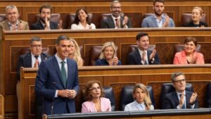 Tenso cara a cara en el Congreso: Sánchez reprocha a Feijóo su actitud y reivindica la acción del Gobierno
