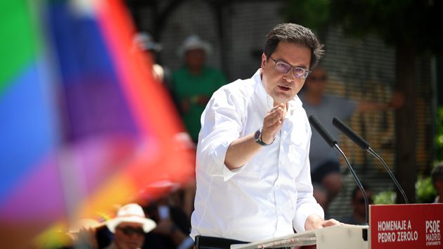 Óscar López contrasta el discurso de odio de la derecha con el legado de Pedro Zerolo