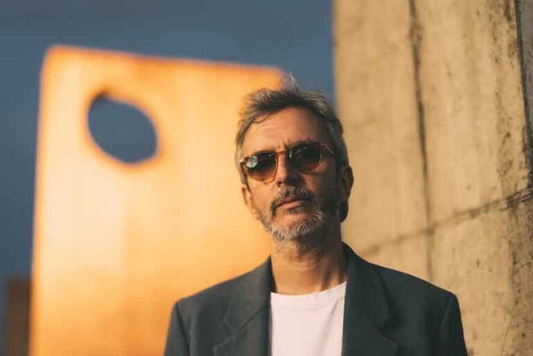 Xoel López lanza el videoclip de “Glaciar” y continúa su éxito en los festivales de 2025