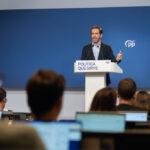 El PP reclama elecciones ya y denuncia un «tsunami de corrupción» en el Gobierno