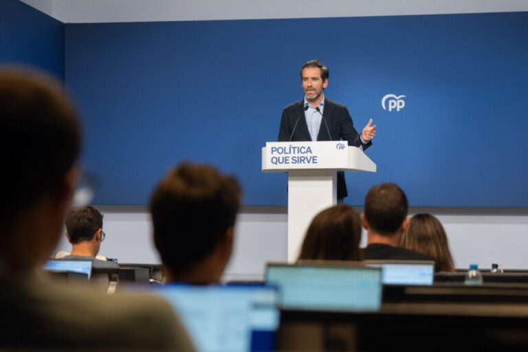 El PP reclama elecciones ya y denuncia un "tsunami de corrupción" en el Gobierno
