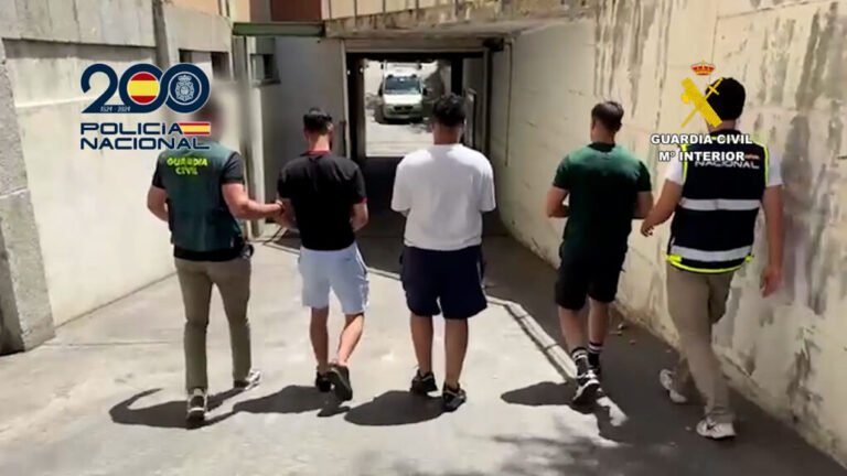 17 detenidos por fraude con motos de agua y objetos de lujo en una macrooperación conjunta