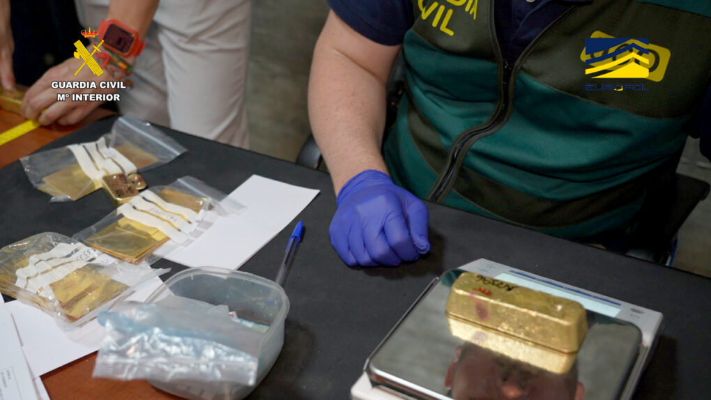 La Guardia Civil desmantela una trama que blanqueó millones a través del comercio de oro