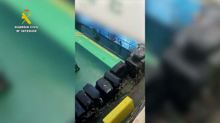 Intervenido un alijo de cocaína en alta mar: 1.300 kilos ocultos en un buque rumbo a Málaga