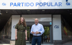 Tellado acusa a Sánchez de rodearse de condenados y procesados por corrupción