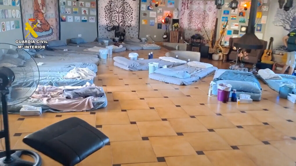 Tres detenidos y cinco investigados por ofrecer viajes astrales con ayahuasca y sapo Kambó en Pedreguer
