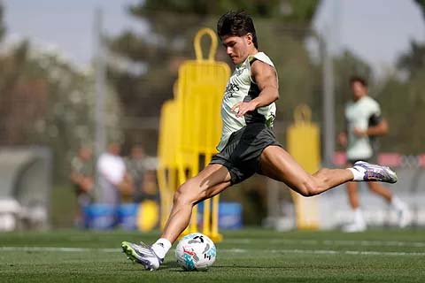 El Real Madrid continúa su preparación con una nueva sesión antes de medirse a Osasuna