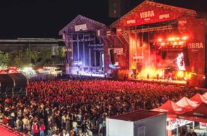 Crystal Fighters y La La Love You desatan la locura en la tercera jornada del Festival Gigante