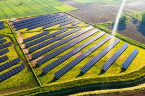 España financia con 148 millones el almacenamiento agrivoltaico y renovables en infraestructuras