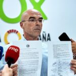 Buxadé critica al «bipartidismo pirómano» por aprobar leyes que dañan el medio ambiente