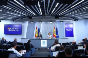 El Gobierno amplía las ayudas a los damnificados por incendios e inundaciones de este verano