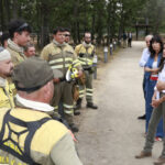 Felipe VI y Letizia conocen los daños de los incendios en el Lago de Sanabria y Las Médulas
