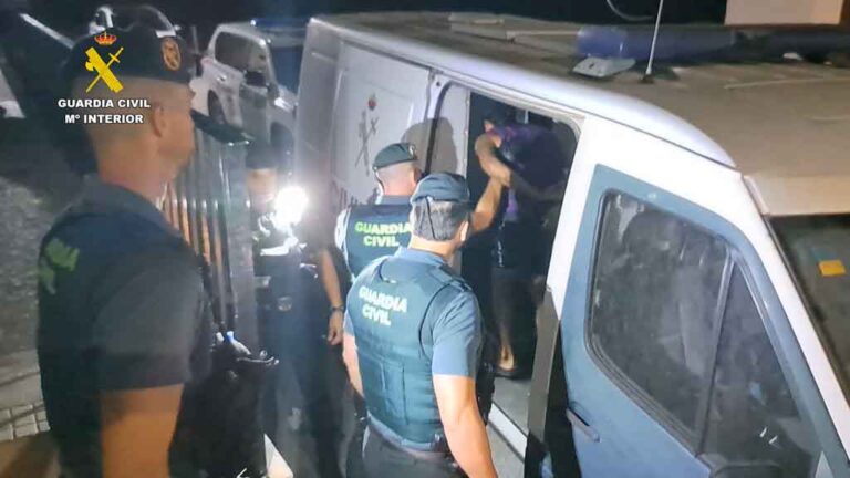 La Guardia Civil desarticula en Puerto Serrano una red de narcotráfico que secuestró y torturó a uno de sus miembros