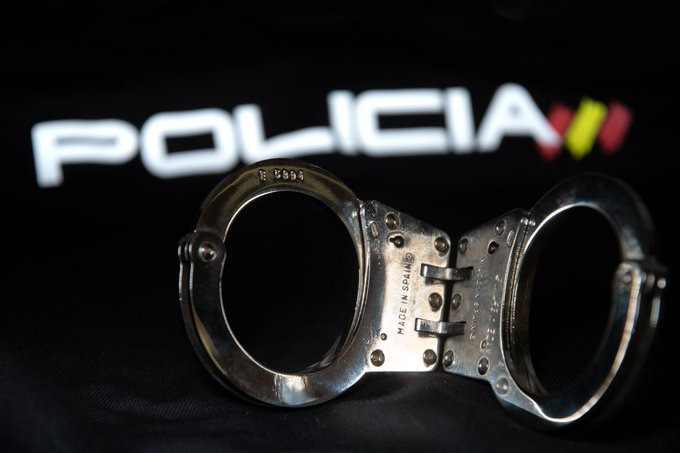 Operación policial contra el fraude: desmantelada red de estafadores con criptoactivos, joyas y dinero en efectivo