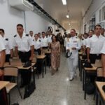 La ministra de Defensa da la bienvenida a 337 alumnos en el inicio del curso académico de la Armada en Cádiz