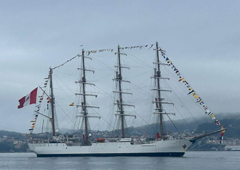 Bap Unión Vigo, buque escuela Perú, visita histórica Vigo, Villa de Pitanxo homenaje, buque peruano en Vigo, jornadas puertas abiertas Bap Unión, Marina de Guerra del Perú, turismo marítimo Vigo