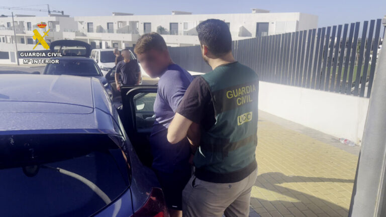 La Guardia Civil arresta en España a un fugitivo británico acusado de matar a su pareja en el Algarve