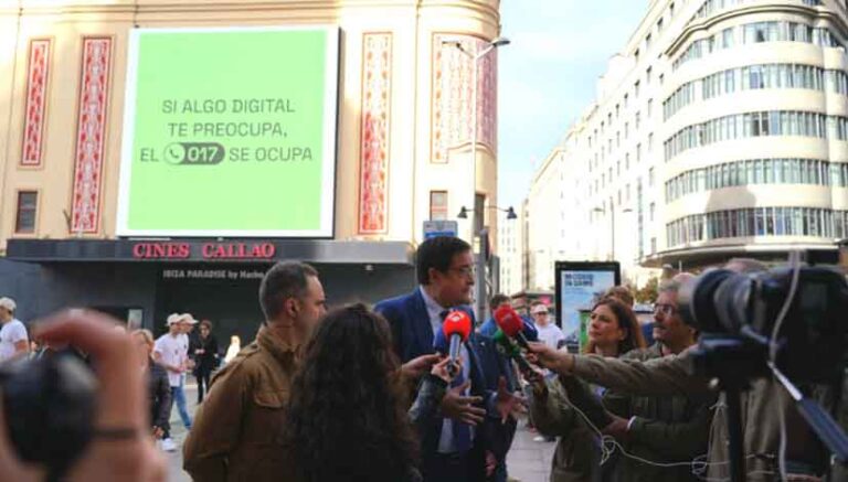 El Gobierno presenta la campaña nacional para promover el uso del 017: la ayuda en ciberseguridad para todos los públicos