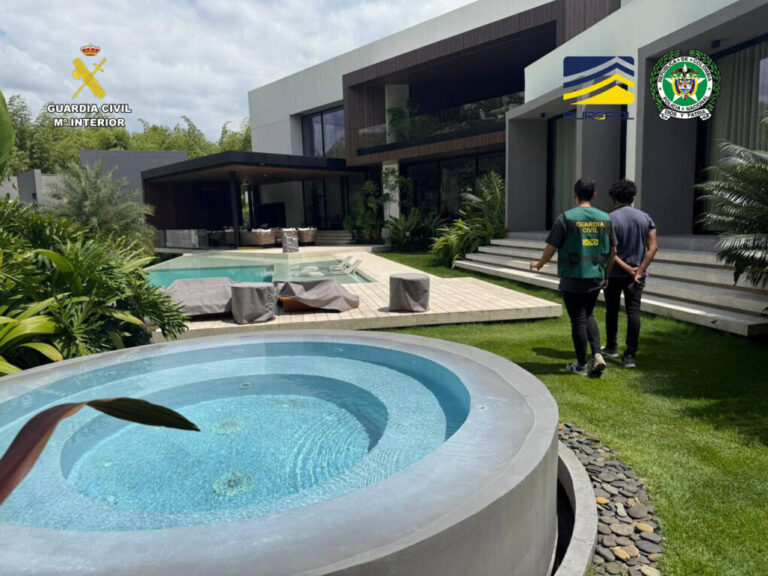 Cae una organización de “narcos invisibles” que movía cientos de millones en cocaína y criptomonedas