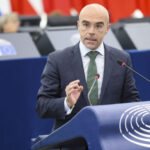 Buxadé denuncia en el Parlamento Europeo la “ruina industrial” provocada por las políticas del coche eléctrico