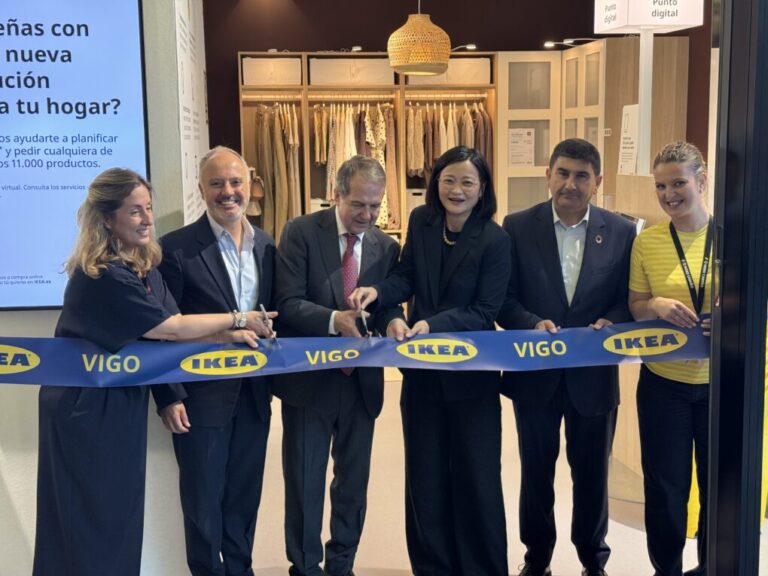 Pedro Blanco elogia en Vigo el compromiso de IKEA y del Gobierno con el bienestar y la mejora del hogar